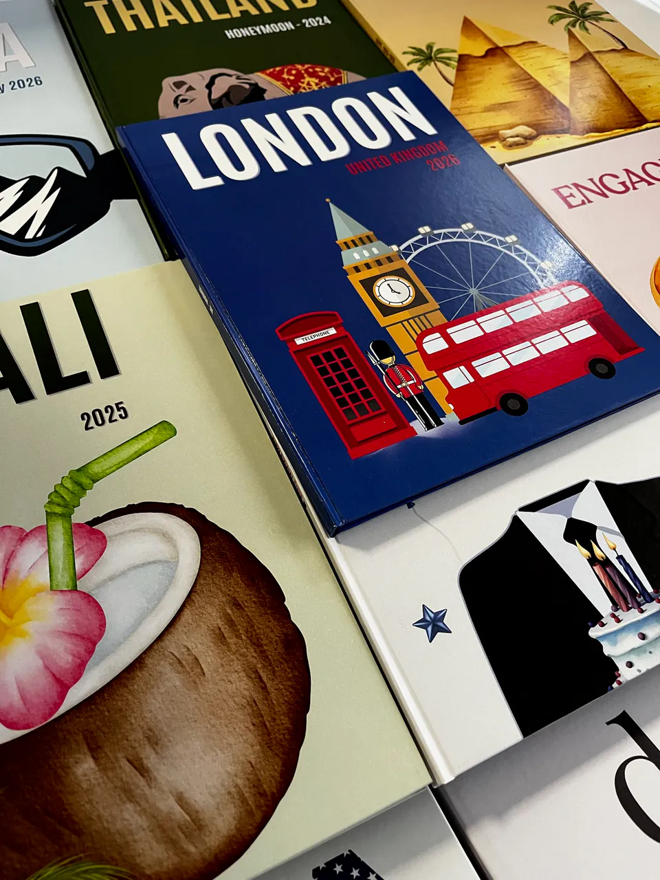 London, Bali, Engagement: fotokitaplar bir arada